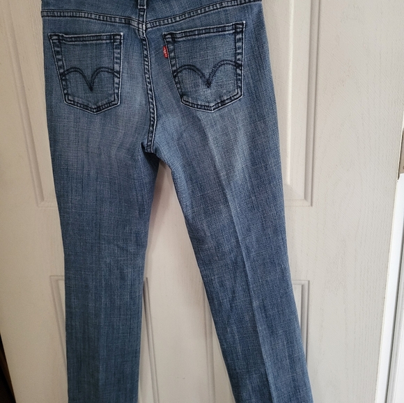 Womans Levi 505 - Picture 4 of 7